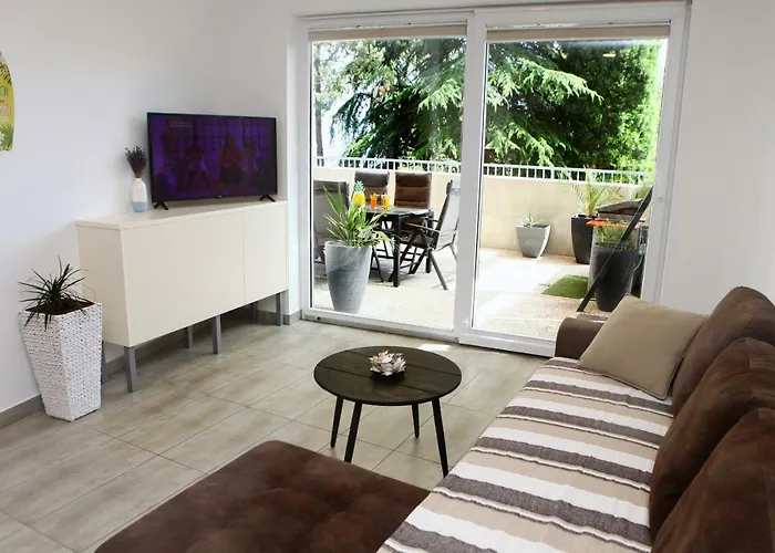 Trendy Js Daire Izola